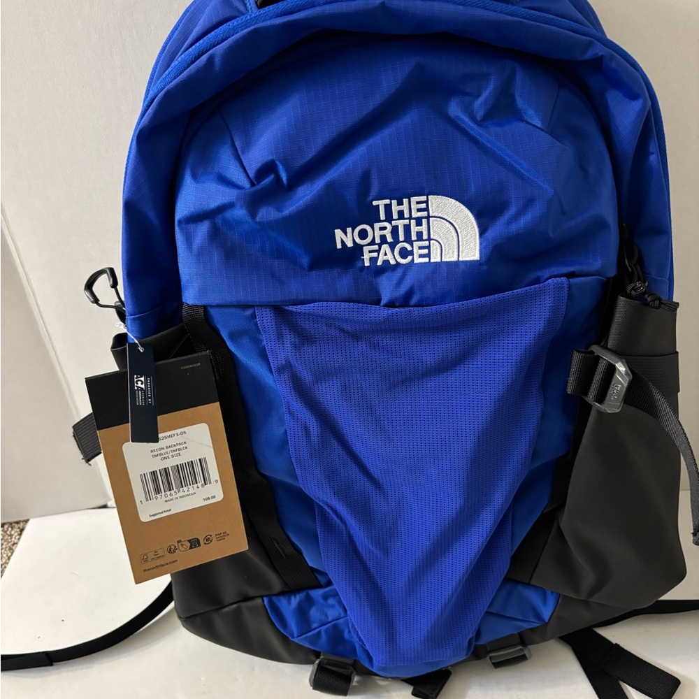 The North Face Men's Recon Backpack in Blue and Black New With Tags!